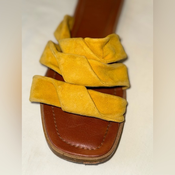 1.STATE GOLDEN MUSTARD YELLOW 3 STRAP SUEDE SLIP ON SANDALS WOMEMS SZ 8.5 - Picture 3 of 7